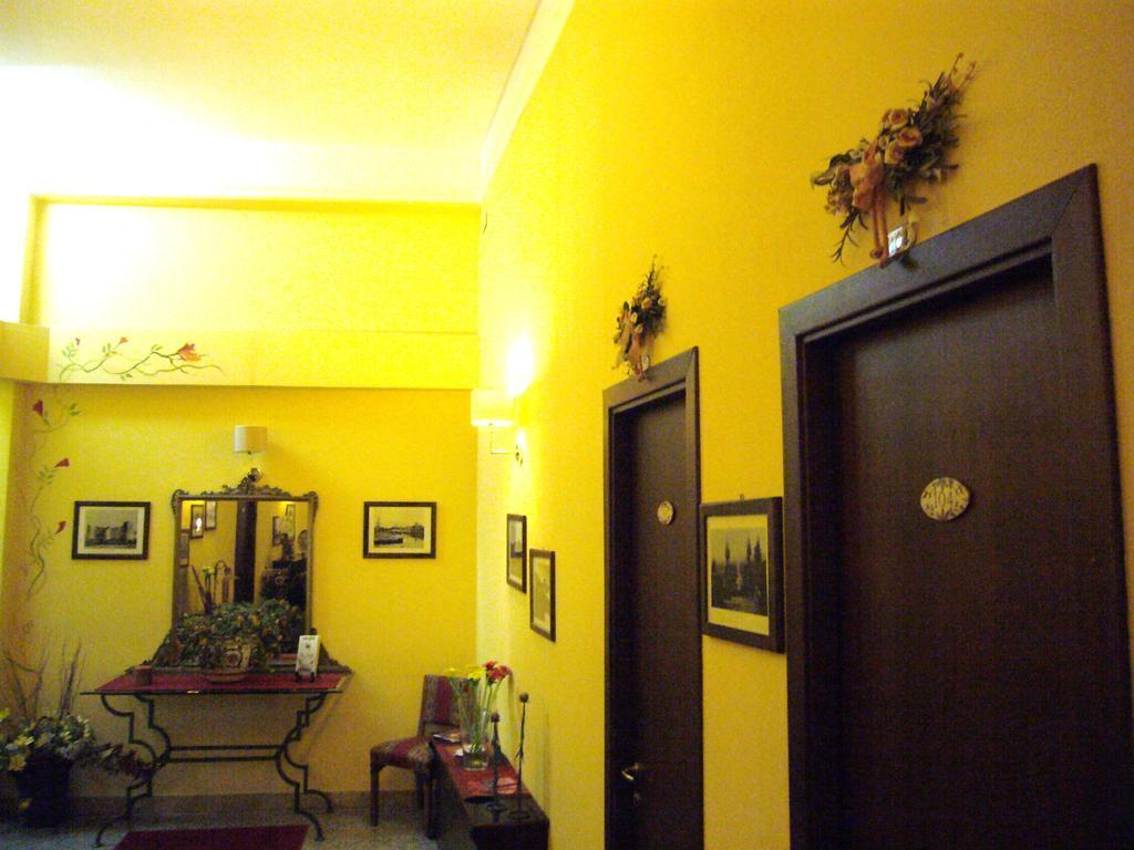 קטאניה La Collegiata Guest House מראה חיצוני תמונה